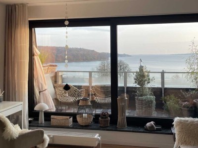 Traumhafte 4-Zi.-Maisonette-Whg mit 4 Balkonen mit Wasserblick zzgl. 2 Außen-Stellplätzen