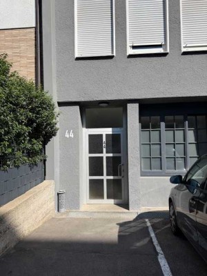 60er-Jahre Perle mit sonnigem Mini Balkon in Top Lage v. Stuttgart West/Aufzug, leer
