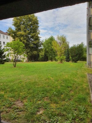 Helle Souterrain Wohnung