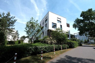 Bezugsfreies Wohntraum: 3-Zimmer-Appartement mit Privatgarten in begehrtem Dahlem