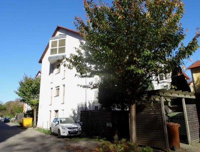 *TOP* Helle, großzügige 2 ZKB DG - Whg., mit Wintergarten und Garagen SP in Göggingen, sofort frei!