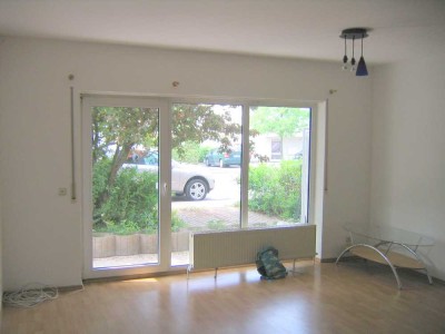 Solide Kapitalanlage – vermietetes 1-Zimmerapartment im EG mit Terrasse & Stellplatz