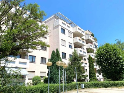 Perfekt aufgeteilte und großzügige 2-Zimmer-Wohnung mit Balkon, Keller und Tiefgaragenplatz in Tamm