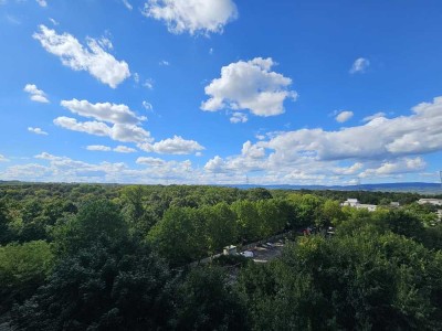 Helle 3-Zimmer Wohnung mit 2 Balkonen im 7. OG in Mainz-Gonsenheim