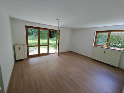 Frisch renovierte 2-Zimmer-Terrassenwohnung mit Einbauküche in Stuttgart-Feuerbach