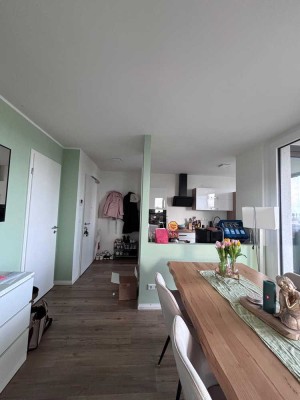 Neuwertige Wohnung mit Wintergarten