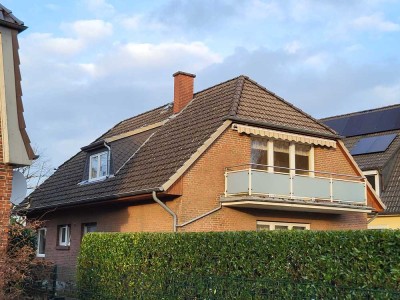 Aussergewöhnliche 3-Zimmer Wohnung in Zwei-Parteienhaus mit Garten in Elbnähe