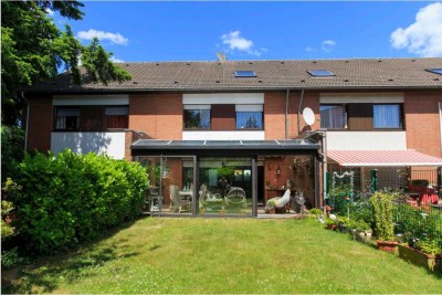 Modernisiertes Reihenhaus mit fünf Zimmern und Wintergarten in Neuss