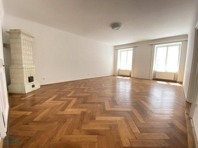 INNENSTADT-ALTBAUMIETE IN BAROCKPALAIS