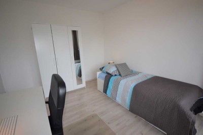 Erstbezug nach Sanierung: 4-Zimmer-Wohnung im 3. OG in Köln-Finkenberg