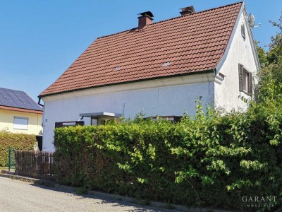 Boos: Schnuckeliges Einfamilienhaus mit Potenzial - sanierungsbedürftiges Kleinod in guter Wohnlage!