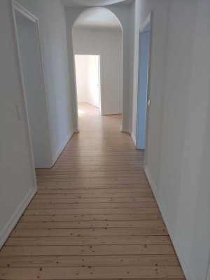 Lichtdurchflutete 4-Zimmer, kernsaniert in Siggi Nähe