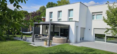 Gepflegtes, ca. 195 m² großes Einfamilienhaus - Stein auf Stein, mit Fußbodenheizung, Dämmung, etc.