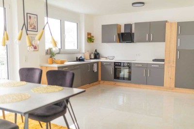Exklusive, Helle 4-Zimmer-Wohnung mit Balkon und EBK in Radolfzell