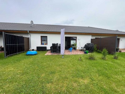 Familienfreundliche 3-Raumwohnung mit Bodenheizung, Terrasse und Carport