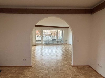 Helle, großzügige Wohnung mit Penthouse-Flair in München-Solln - mit über 100 qm Dachterrasse