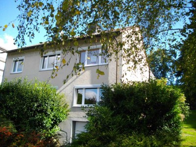 Gepflegte 4-Zimmer-Wohnung mit Balkon und Garten in Remscheid
