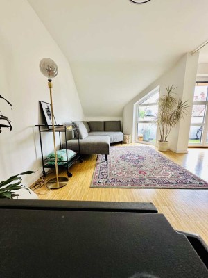 Modernisierte und hochwertige 3,5-Zimmer-DG-Maisonette-Wohnung