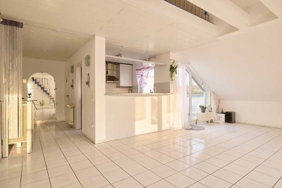 Helle & sonnige 3,5-Zi.-Wohnung mit Balkon und offenem Studiobereich