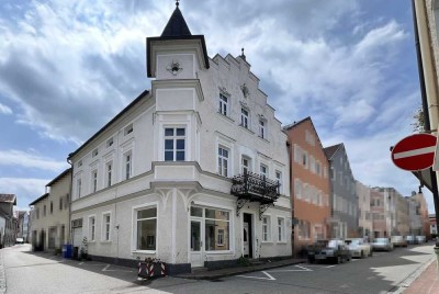 Wo Geschichte auf Lebensqualität trifft - Baudenkmal Neorenaissance-Eckhaus in ruhiger Altstadtlage