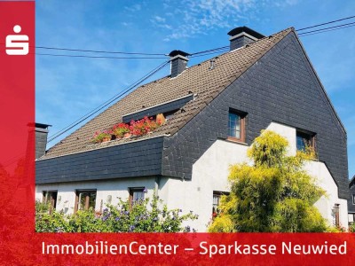 Großes Einfamilienhaus mit Einliegerwohnung und Wellnessbereich