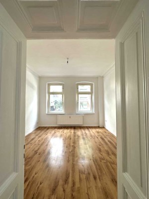 Exklusives 1,5-Raum-EG-Studio mit gehobener Innenausstattung und neuer EBK in Düsseldorf-Benrath