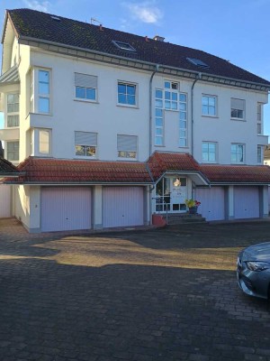 OHNE MAKLER: Attraktive 2-Zimmer Dachgeschosswohnung mit Garage in Freigericht/Neuses