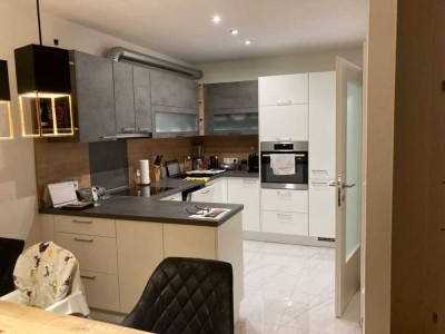 Geschmackvolle, gepflegte 1,5-Zimmer-Wohnung mit Einbauküche in Altötting