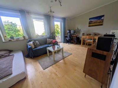 Ruhige 1-Zimmer-Wohnung mit Balkon in Bogenhausen mit Blick ins Grüne