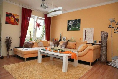 VON PRIVAT: Exklusive, gepflegte 3-Zimmer-Maisonette-Wohnung mit Terrasse und EBK in Bad Homburg