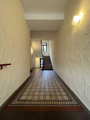 Lichtdurchflutete Altbau-Wohnung mit Charme