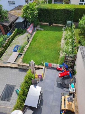 Sanierte Doppelhaushälfte mit schönem Garten in begehrter Wohnlage in Degerloch