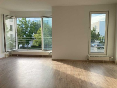 3 Zi Whg - bodentiefe Fenster, hell, Tiefgarage - zentral und im Grünen- Nähe Herzzentrum