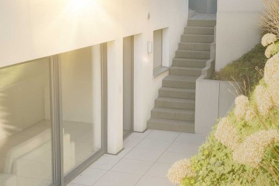 Helle 2-Zimmer Einliegerwohnung mit Terrasse, möbliert