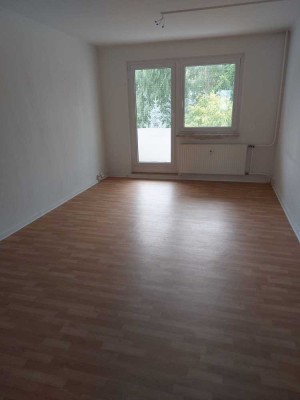 Attraktive 4-Zimmer-Wohnung mit Balkon in Gera