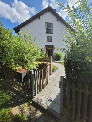 Familienfreundliches REH in Bobingen in toller Lage, liebevoll gepflegt und sehr gut ausgestattet!
