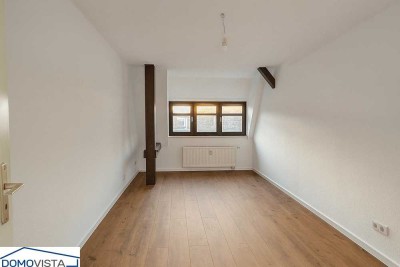 2 Raum Dachgeschosswohnung mit Tageslichtbad in Innenstadtlage