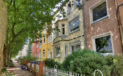 Altbaucharme: 4 Zi. , Garten, Kamin, von privat
