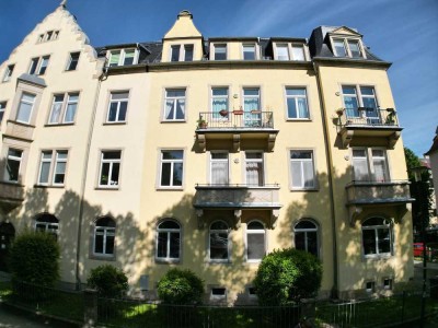 Geschmackvolle helle 4-Zimmer-Wohnung in ruhiger Lage v. DD-Plauen 3 Balkone Einbauküche 2 Bäder