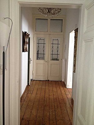 Modernisierte Altbauwohnung mit Küche und Garten - und das mitten in der Stadt