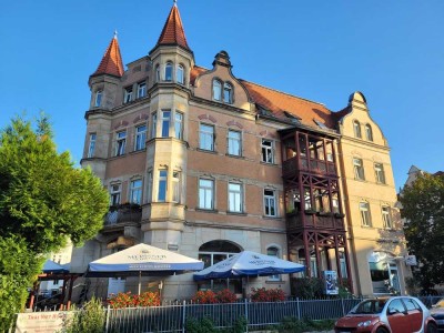2 Zimmer mit Balkon und EBK in Elbnähe