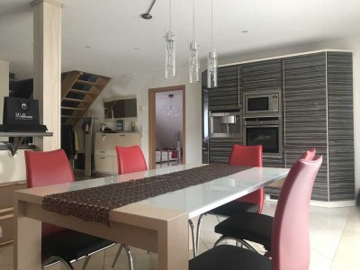 4-Zimmer-Wohnung mit Terrassen und EBK in Nümbrecht