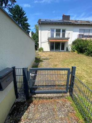 Schöne 6-Zimmer-Doppelhaushälfte mit Garten in Frankfurt am Main Bergen-Enkheim