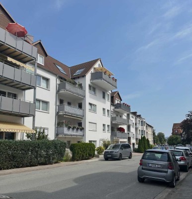 Vielseitige Gewerbeeinheit (auch als Wohnung nutzbar) mitTerrasse und Stellplatz