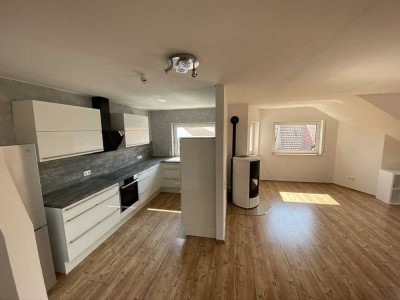 Helle 4-Zimmer-Wohnung mit Balkon und Garage in zentraler Lage von Waghäusel-Kirrlach
