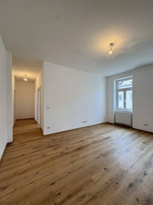 ***Stilvoller Erstbezug in Ruhelage – Sanierte 3-Zimmer-Altbauwohnung***