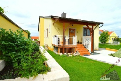 Saniertes Einfamilienhaus mit hochwertiger Ausstattung und großem Garten + 90 m² Gartenhaus