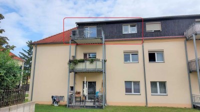 **Solide Anlage, ruhig in zweiter Reihe, im DG mit Balkon**