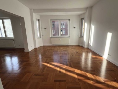 Top sanierte Altbauwohnung im Kreuzviertel!