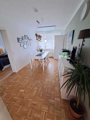 Ansprechende und modernisierte 4-Zimmer-Wohnung mit geh. Innenausstattung mit Balkon und EBK